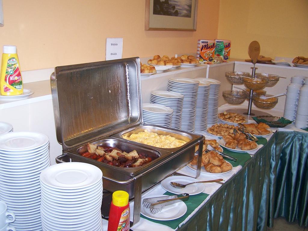 Hotel Bara Junior Budapesta Restaurant foto